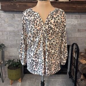Emily Daniels Ribbed 3/4 Sleeve Animal Print Top Size XL Gold Buttons Notch Neck